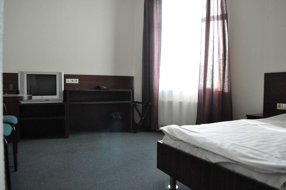Hotel Albatross Рига Экстерьер фото